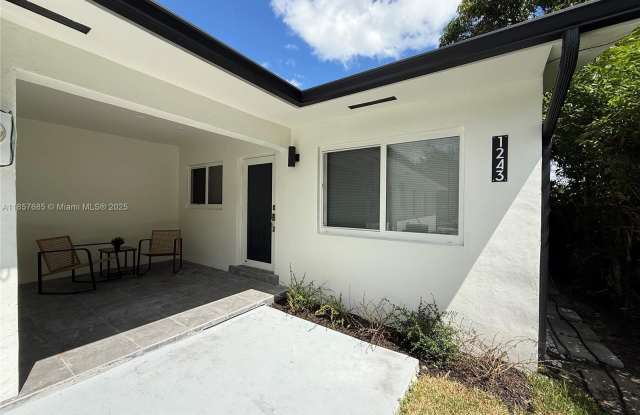 1243 NW 25th St photos photos