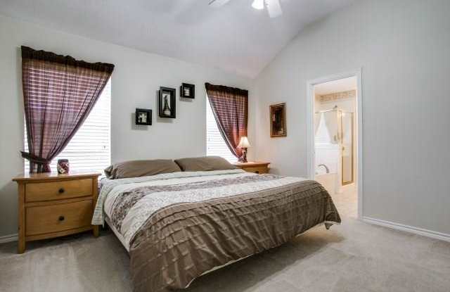 7817 Inlet Street Gallery 4