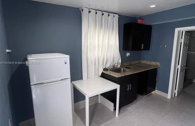 3101 SW 14th St photos photos