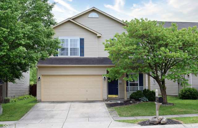 Spacious 3 Bedroom w/fenced yard in Avon! Gallery 1