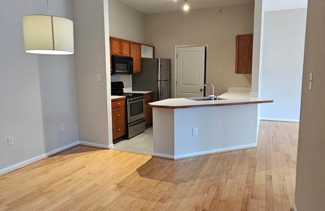 750 WALKER SQ photos photos