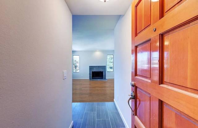 Charming 2BR Condo in North Park Gallery 3