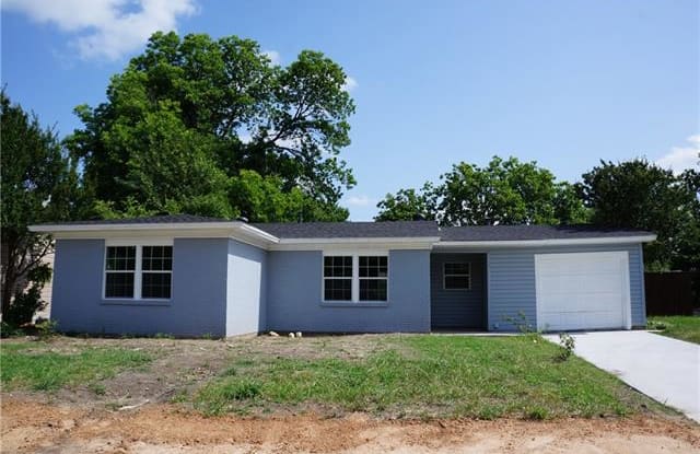 1100 Belvedere Drive - 1100 Belvedere Drive, Arlington, TX 76010