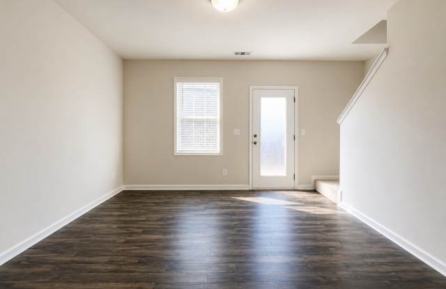 Spacious Townhome with Modern Finishes Gallery 4