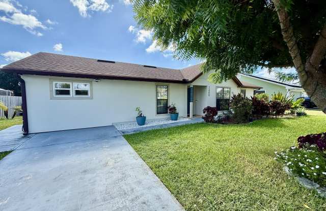 2409 SW Hinchman Street photos photos