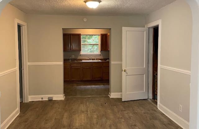 1408 Tunnel Blvd - 1408 Tunnel Boulevard, Chattanooga, TN 37411