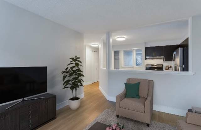 899 Washington Gallery 3