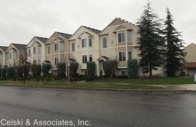 2 bedroom 2.5 bath townhouse in Pasco! BONUS OFFICE! - 4811 Montague Lane, Pasco, WA 99301