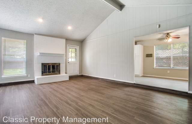2008 Bay Oak Dr Gallery 2