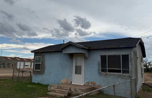 Remodeled Two Bedroom Home Fenced Yard photos photos Remodeled Two Bedroom Home Fenced Yard photos photos