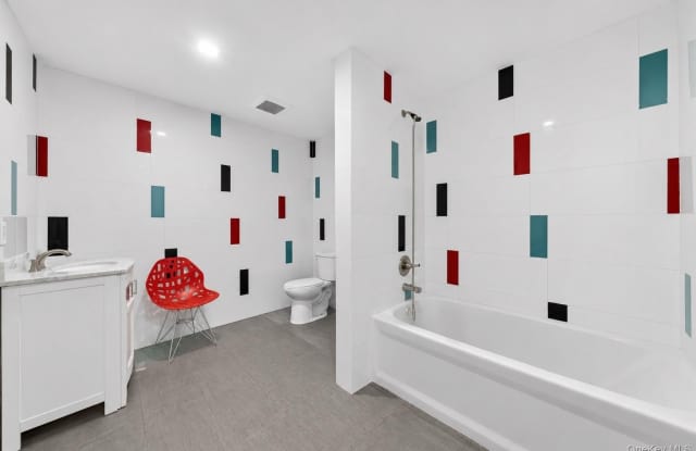 8 Apple Hill Drive Gallery 3
