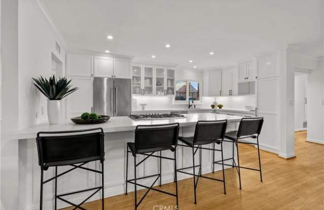1412 Vivian Ln Gallery 3