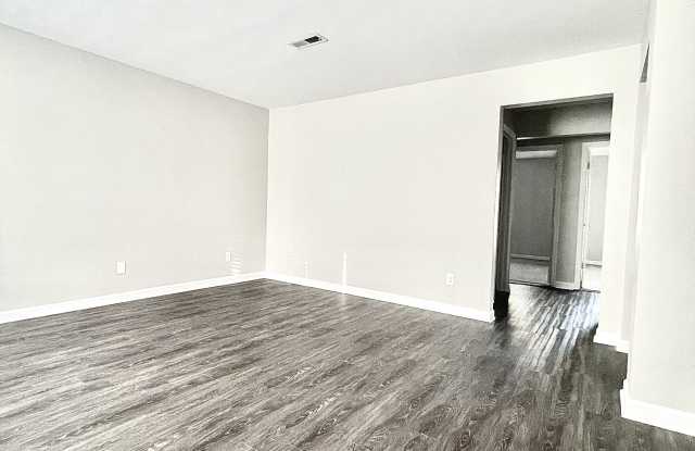 105 Jones Avenue Gallery 1