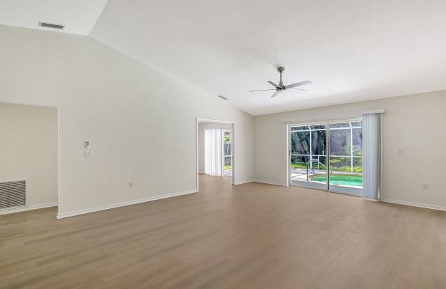 3/2 Pool Home in Lake Sarasota Gallery 4