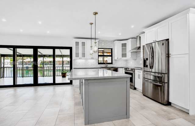 7020 Crown Gate Dr Gallery 4