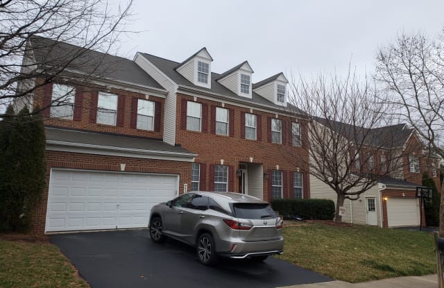 44268 Navajo Dr - 44268 Navajo Drive, Ashburn, VA 20147