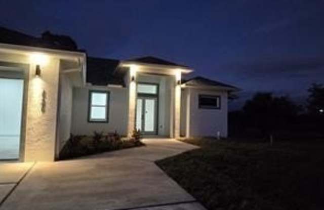 345 N Coral St photos photos