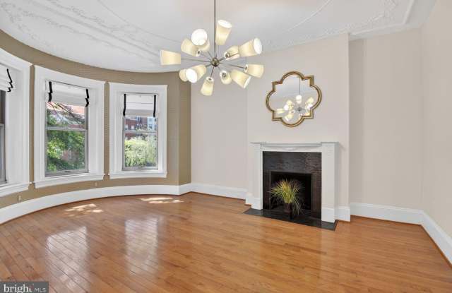 1115 MASSACHUSETTS Avenue NW Gallery 2