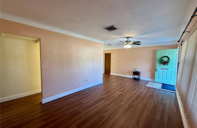 6700 17TH LANE N Gallery 3