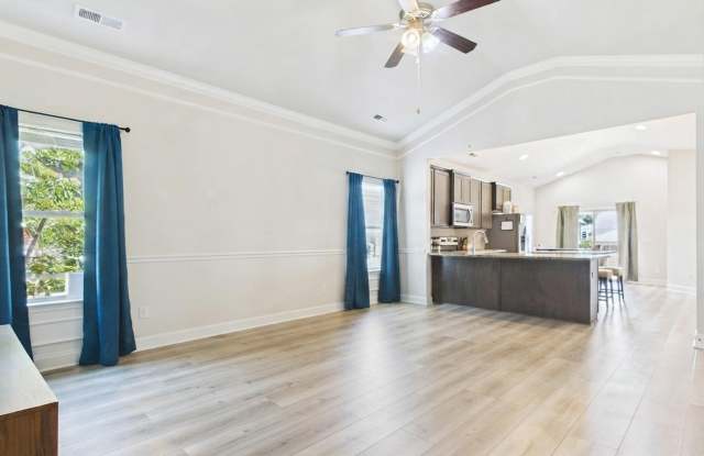 8207 NW Stone Mill Drive Gallery 3