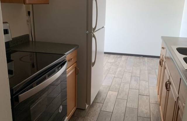 8835 N Swan Rd 7 - 8835 North Swan Road, Milwaukee, WI 53224