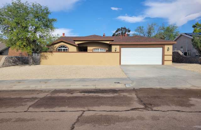 Beautiful 3 bedroom/2 Bath Home! - 2862 Cloudcroft Circle, Las Cruces, NM 88011