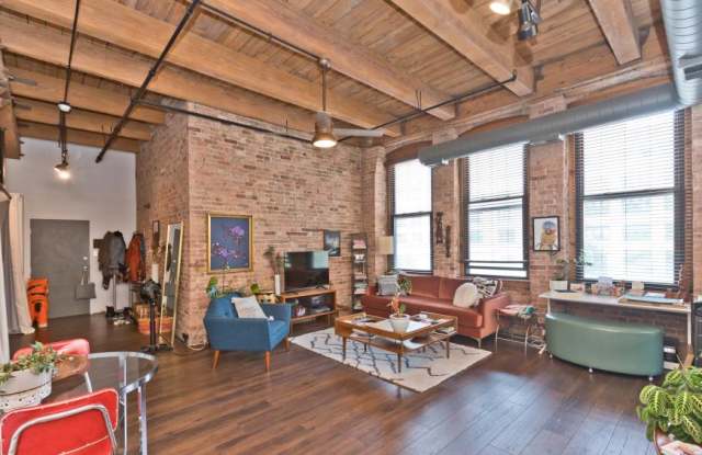 400 S Green Street Gallery 3