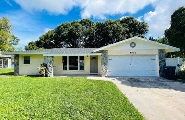Spacious 2 Bed/2Bath House for Rent in West Bradenton photos photos
