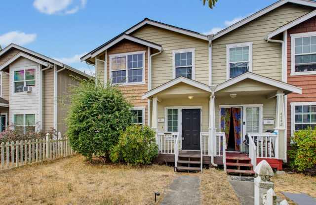 Charming 3BR/2.5BA Tacoma Single-Family Home – Pet Friendly w/ Ample Parking! Gallery 1