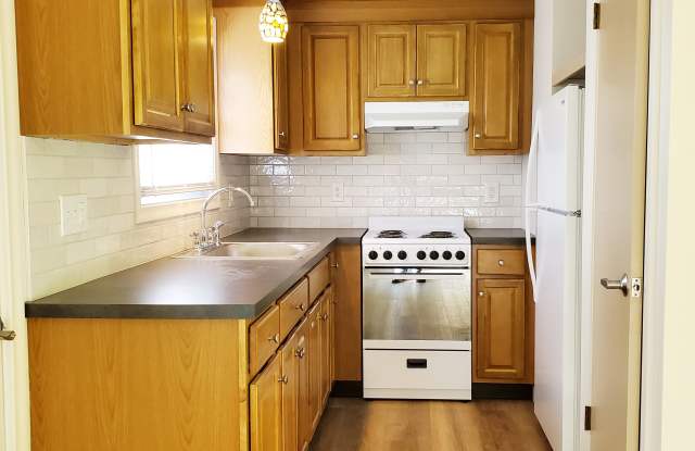 92 Oakdale Avenue photos photos