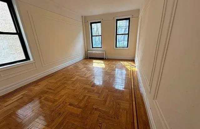 2301 Creston Avenue Gallery 3