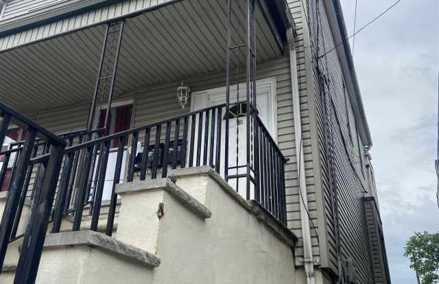191 DANFORTH AVE Gallery 1