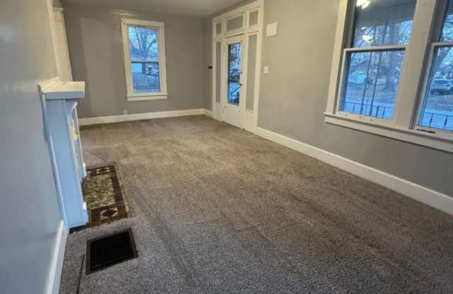 1820 E Illinois St - 1820 East Illinois Street, Evansville, IN 47711