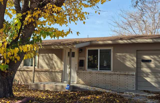 Beautiful 3 bedroom 2 bathroom home - 1703 Park Avenue, Alamogordo, NM 88310