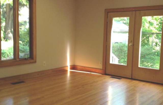 3711 KENILWORTH DRWY Gallery 2