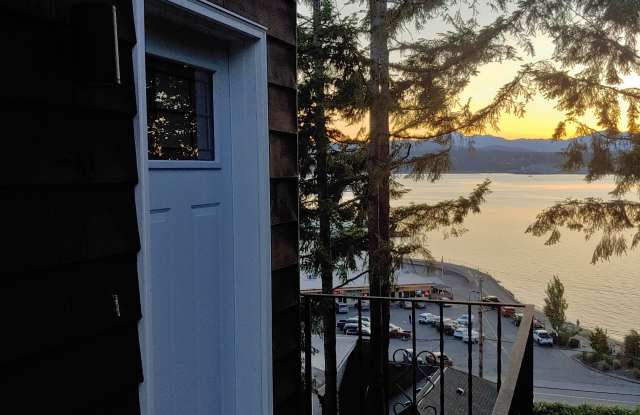 220 Farragut Avenue North - 220 Farragut Avenue North, Port Orchard, WA 98366