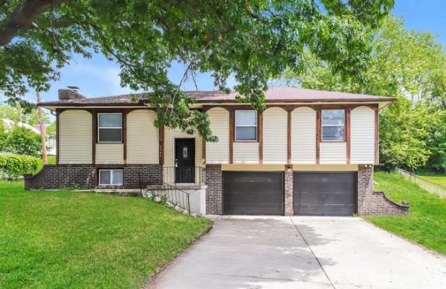 9744 Northwest Overhill Drive photos photos