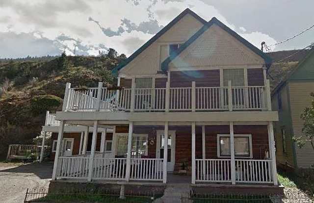 Spacious 2BR Apartment with Updated Bath | Walk to Downtown Idaho Springs, Easy Denver Commute photos photos