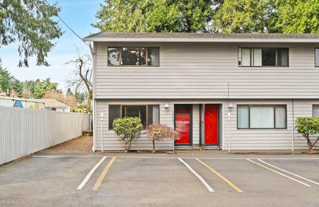 Clean, inviting 2-bdrm/1.5 bath unit in Milwaukie. Private patio, designated parking photos photos