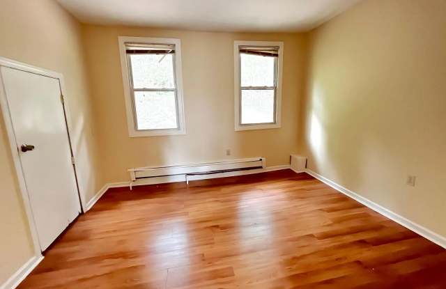 22 Hemlock St Gallery 3