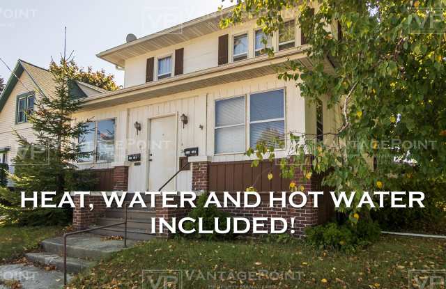 2413 Washington Street - B - 2413 Washington Street, Manitowoc, WI 54220
