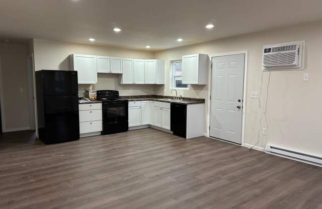 2 Bedroom Duplex - 1613 3rd Street North, Wisconsin Rapids, WI 54494