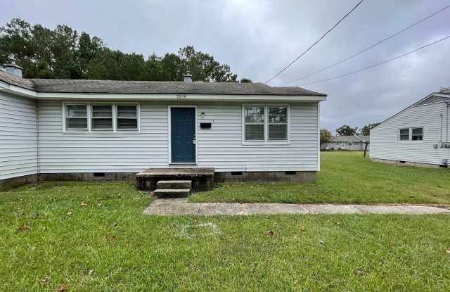 Nice 2 bedroom, 1 bath duplex - 2259 Onslow Drive, Jacksonville, NC 28540