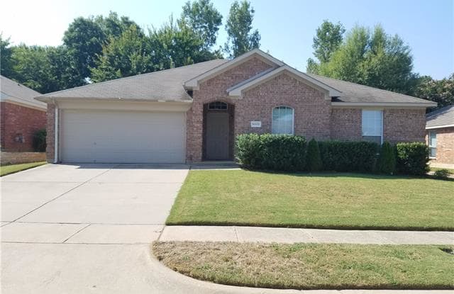 5002 Saddlehorn Drive - 5002 Saddlehorn Drive, Arlington, TX 76017