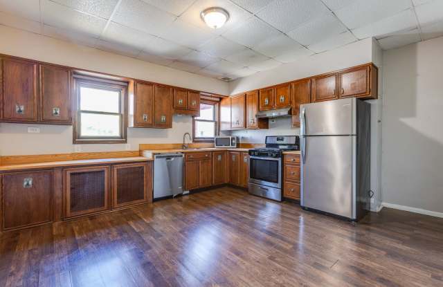 Available August - 4 Bedroom, 1 Bath Home in Mt. Washington! photos photos