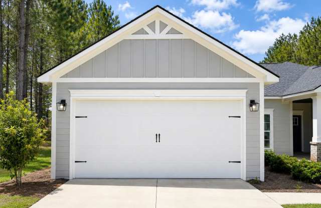 5 Bedroom Home in West Lee County Gallery 3