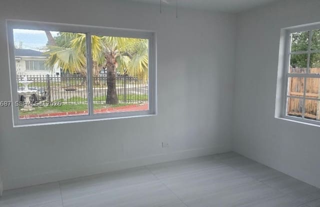 2395 NW 30th St Gallery 4