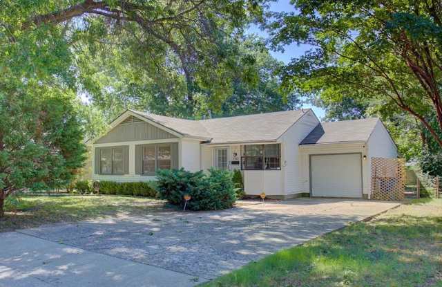 Welcome home to midtown charm! Gallery 3