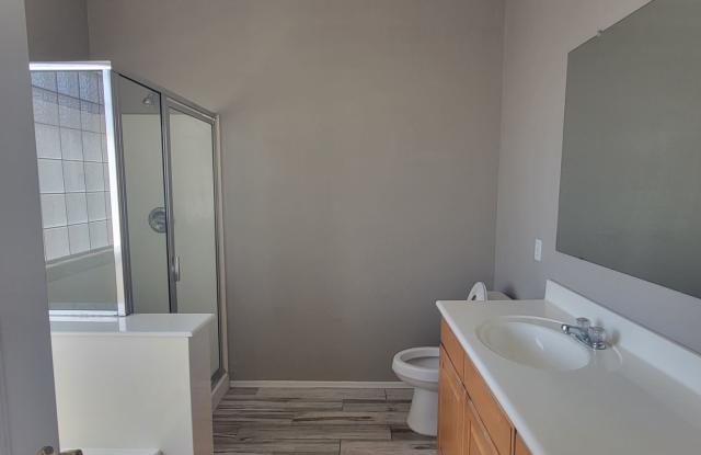 beautiful home 3b 2 bath home with den photos photos