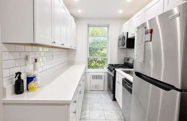 5775 Mosholu Avenue Gallery 3